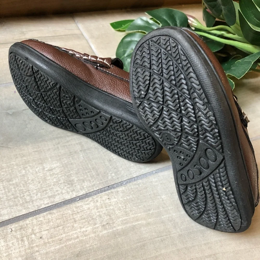 Coexist penny loafers in brown. Baby size 6